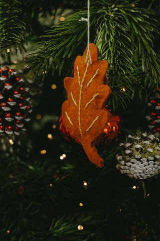 Обои новый год, шары, украшения, праздник, рождество, шишки, new year, balls, decoration, holiday, christmas, bumps разрешение 2112x1188 Загрузить