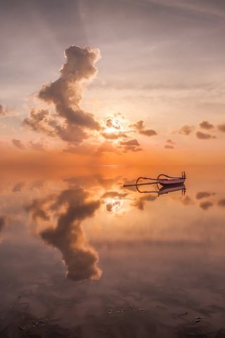 Обои облака, закат, отражение, море, лодка, clouds, sunset, reflection, sea, boat разрешение 2800x1867 Загрузить