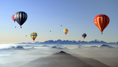 Обои небо, горы, природа, шары, туман, спорт, воздушные шары, the sky, mountains, nature, balls, fog, sport, balloons разрешение 2560x1600 Загрузить