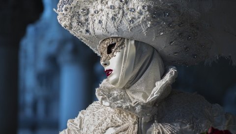 Обои девушка, маска, модель, костюм, шляпа, карнавал, girl, mask, model, costume, hat, carnival разрешение 2048x1368 Загрузить