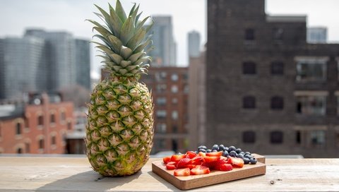 Обои фрукты, клубника, город, ягоды, черника, ананас, fruit, strawberry, the city, berries, blueberries, pineapple разрешение 4460x2973 Загрузить