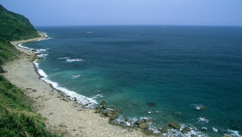 Обои горы, природа, камни, берег, море, пляж, побережье, прибой, mountains, nature, stones, shore, sea, beach, coast, surf разрешение 1920x1080 Загрузить