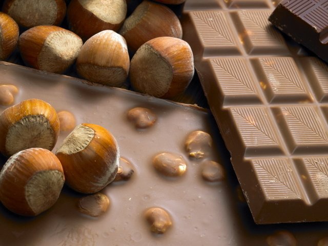 Обои шоколад, плитка, фундук, chocolate, tile, hazelnuts разрешение 1920x1200 Загрузить