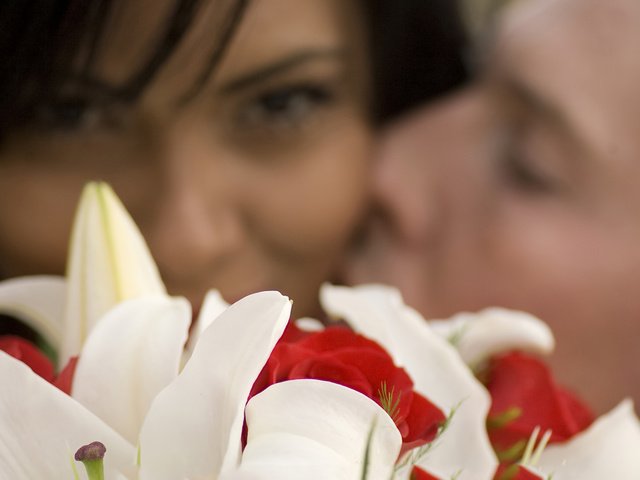 Обои цветы, любовь, поцелуй, flowers, love, kiss разрешение 1920x1200 Загрузить