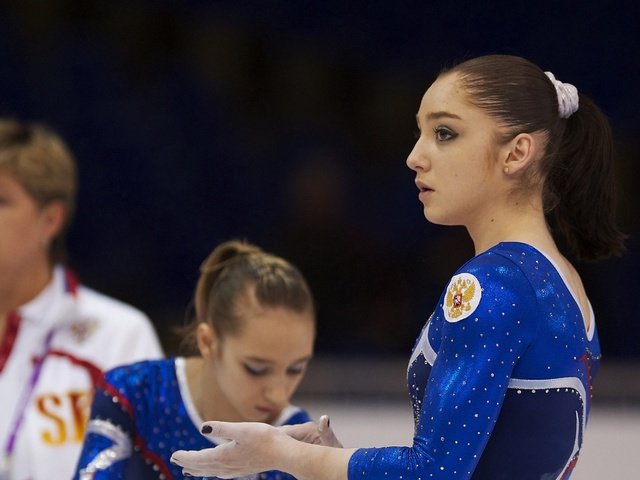 Обои девушка, брюнетка, спортсменка, гимнастика, алия мустафина, girl, brunette, athlete, gymnastics, aliya mustafina разрешение 2560x1600 Загрузить