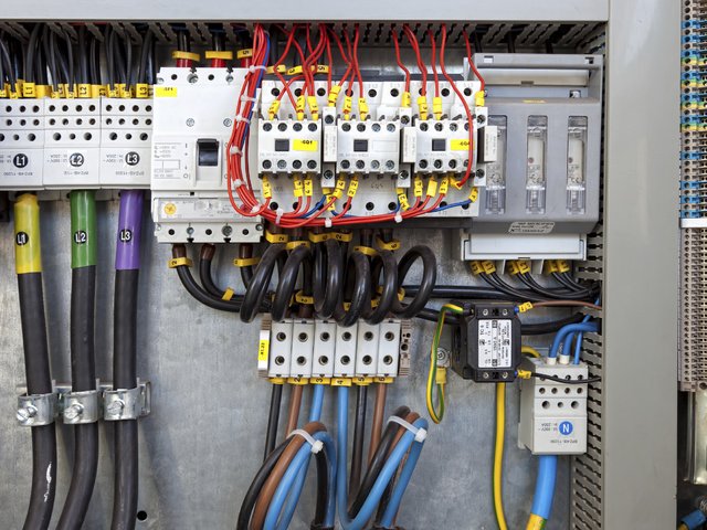 Обои провода, цвет, стена, электричество, wire, color, wall, electricity разрешение 2715x1810 Загрузить