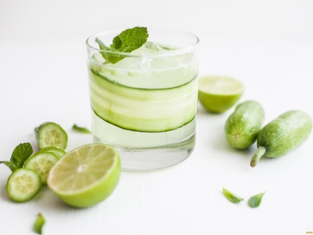 Обои мята, напиток, лёд, лайм, стакан, лимонад, mint, drink, ice, lime, glass, lemonade разрешение 2000x1333 Загрузить