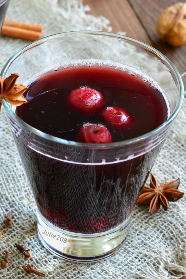 Обои напиток, ягоды, гвоздика, специи, бадьян, глинтвейн, drink, berries, carnation, spices, star anise, mulled wine разрешение 3000x1987 Загрузить