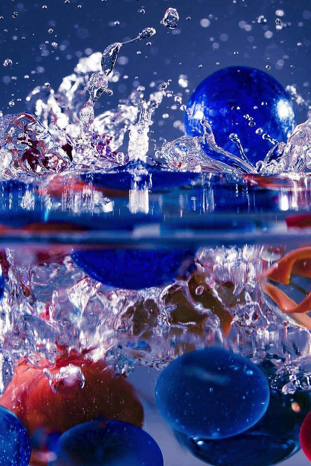Обои вода, шары, макро, брызги, шарики, стеклянные шарики, water, balls, macro, squirt, glass beads разрешение 2048x1365 Загрузить