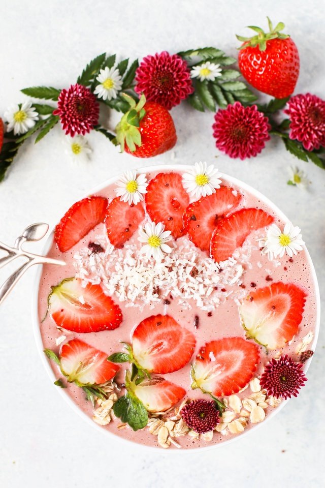 Обои клубника, ягоды, сливки, ягодный десерт, strawberry, berries, cream, berry dessert разрешение 4665x3648 Загрузить