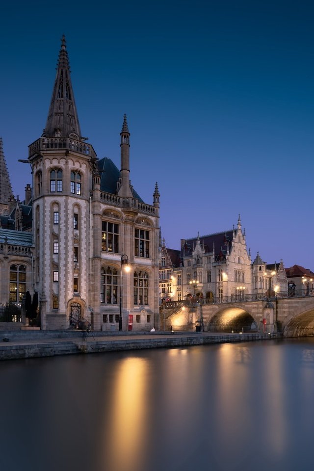 Обои огни, вечер, мост, дома, бельгия, фландрия, arrondissement of ghent, binnenstad, lights, the evening, bridge, home, belgium, flanders разрешение 2048x1216 Загрузить