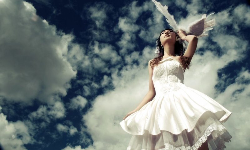 Обои облака, перья, невеста, clouds, feathers, the bride разрешение 1920x1200 Загрузить