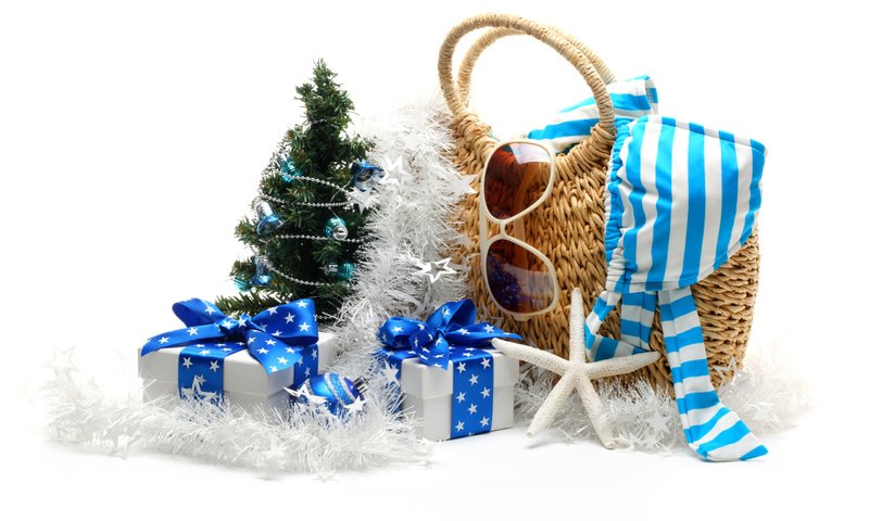 Обои новый год, сумка, очки, подарки, морская, звезда, гирлянда, ёлочка, коробки, new year, bag, glasses, gifts, sea, star, garland, herringbone, box разрешение 2560x1600 Загрузить
