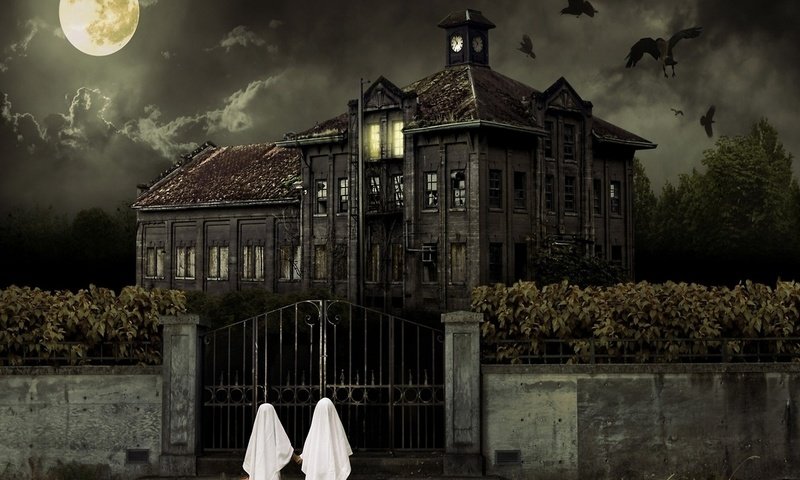 Обои дом, хэллоуин, привидения, мрачный заброшенный дом, house, halloween, ghosts, dark abandoned house разрешение 2560x1440 Загрузить