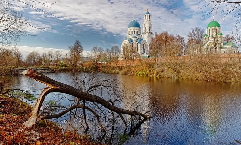 Обои деревья, река, природа, желтый, храм, пейзаж, trees, river, nature, yellow, temple, landscape разрешение 2560x1600 Загрузить