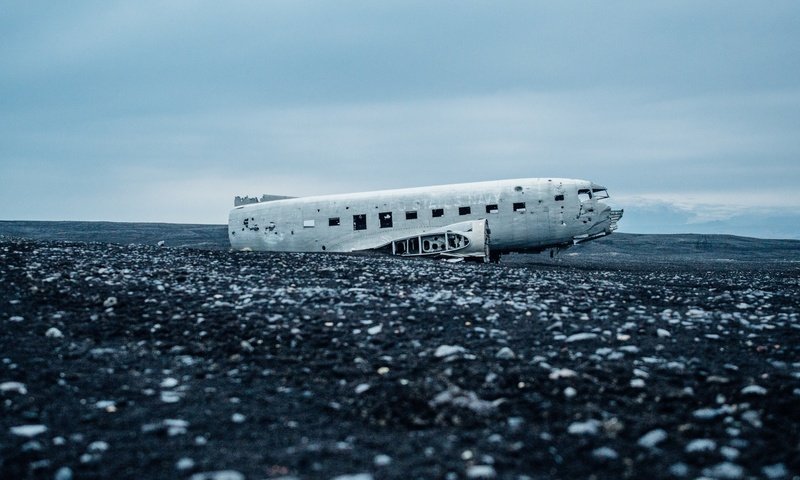 Обои самолет, пляж, крушение, the plane, beach, the crash разрешение 2293x1720 Загрузить