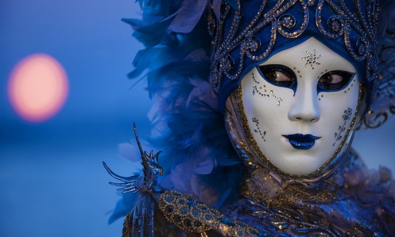 Обои ночь, маска, венеция, италия, перья, маски, карнавал, night, mask, venice, italy, feathers, carnival разрешение 2048x1363 Загрузить
