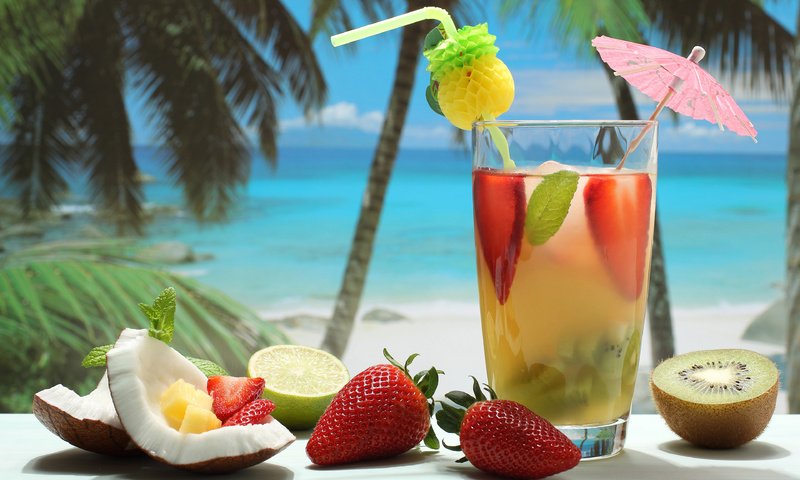 Обои напиток, фрукты, клубника, ягоды, лайм, коктейль, киви, кокос, drink, fruit, strawberry, berries, lime, cocktail, kiwi, coconut разрешение 3840x2400 Загрузить