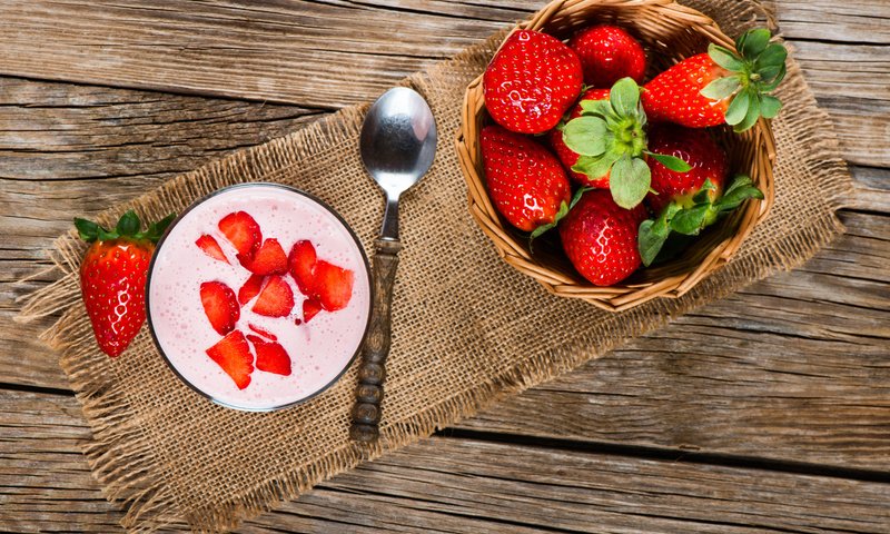Обои напиток, клубника, ягоды, смузи, drink, strawberry, berries, smoothies разрешение 5468x4277 Загрузить