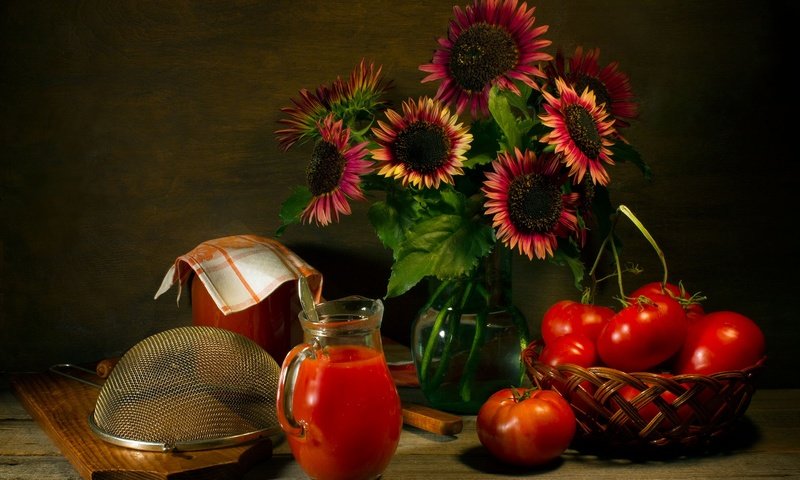 Обои цветы, фон, помидоры, натюрморт, томатный сок, flowers, background, tomatoes, still life, tomato juice разрешение 2000x1410 Загрузить