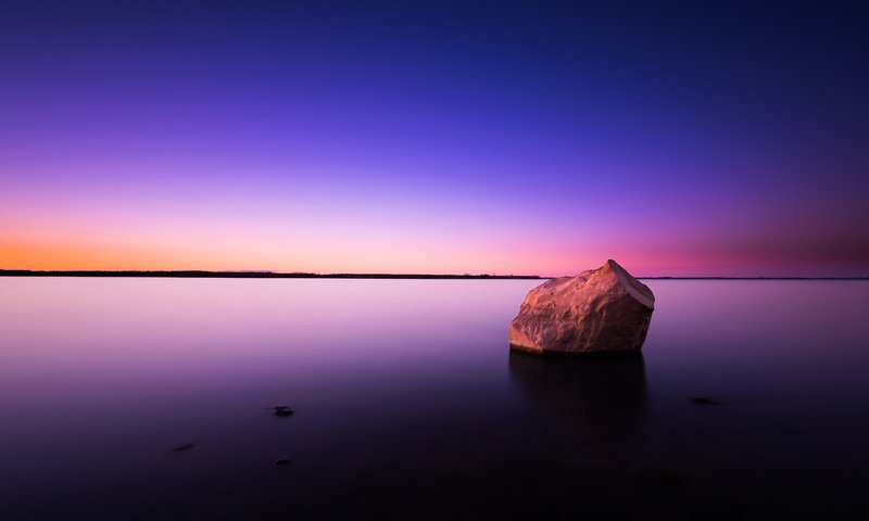 Обои вода, закат, море, горизонт, камень, гладь, water, sunset, sea, horizon, stone, surface разрешение 6000x3375 Загрузить