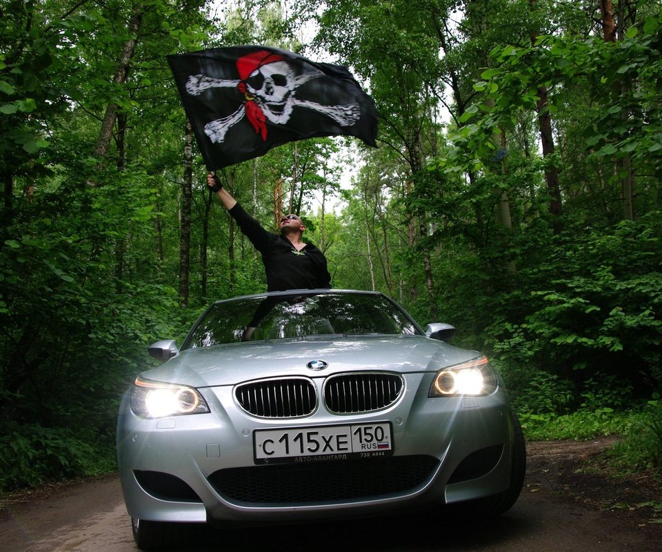 Обои флаг, пираты, бмв, flag, pirates, bmw разрешение 3008x2000 Загрузить