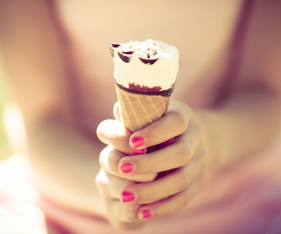 Обои мороженое, розовый, рожок, icecream, лак, ice cream, pink, horn, lacquer разрешение 4368x2912 Загрузить