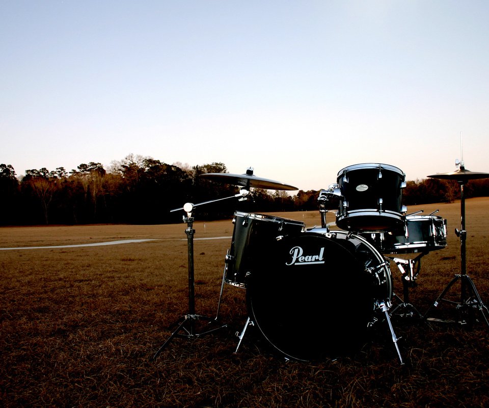 Обои поле, жемчуг, барабанная установка, field, pearl, drum set разрешение 2560x1600 Загрузить