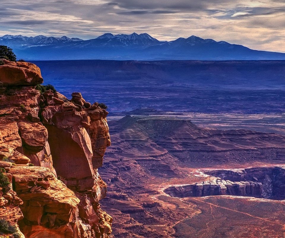 Обои near moab, штат юта, национальный парк каньонлендс, utah, canyonlands national park разрешение 1920x1200 Загрузить
