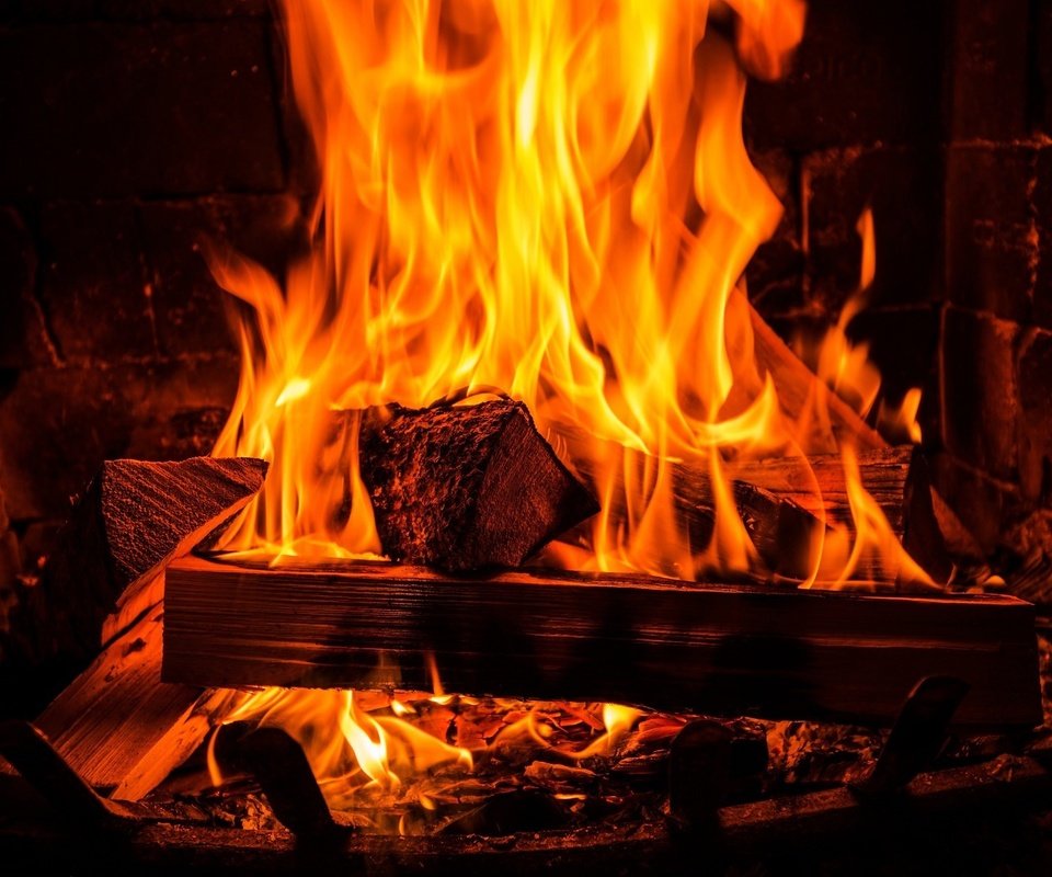 Обои пламя, огонь, камин, дрова, flame, fire, fireplace, wood разрешение 1920x1281 Загрузить