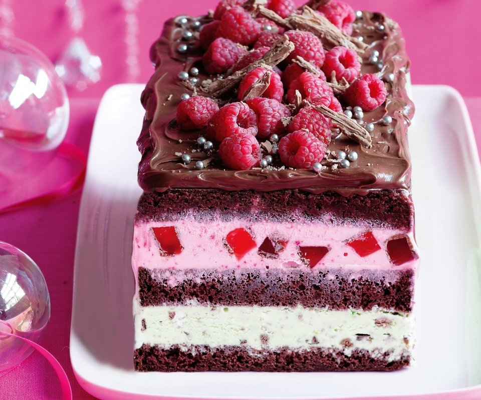 Обои малина, шоколад, сладкое, торт, десерт, тортик, сладкое десерт, raspberry, chocolate, sweet, cake, dessert разрешение 3840x2160 Загрузить