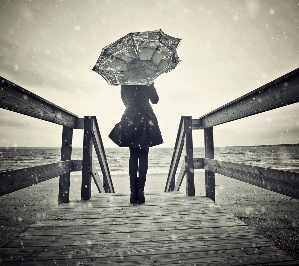 Обои снег, девушка, зонт, ветер, чб, snow, girl, umbrella, the wind, bw разрешение 2500x1568 Загрузить