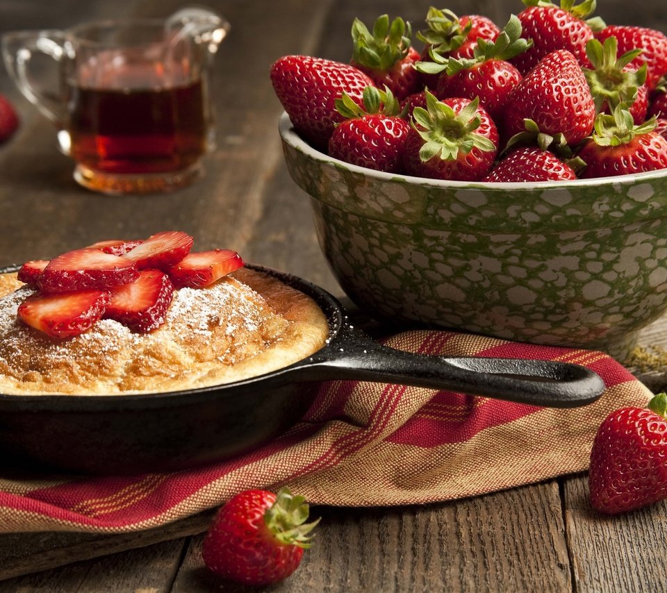 Обои клубника, ягоды, десерт, пирожное, strawberry, berries, dessert, cake разрешение 2560x1600 Загрузить
