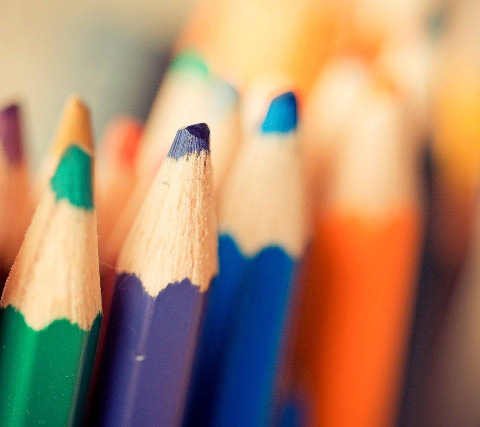 Обои зелёный, синий, фиолетовый, карандаши, цветные, цветные карандаши, green, blue, purple, pencils, colored, colored pencils разрешение 2000x1333 Загрузить