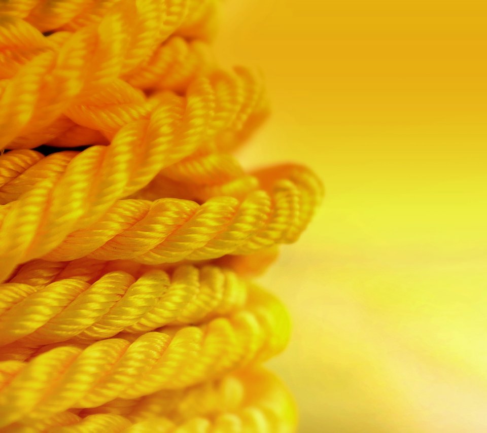 Обои желтый, макро, фон, цвет, веревка, канат, шнур, yellow, macro, background, color, rope, cord разрешение 2880x1920 Загрузить