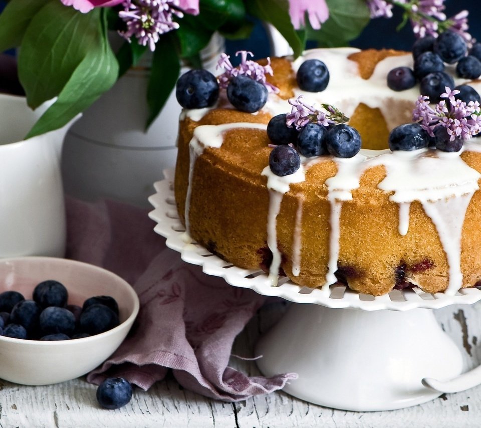 Обои ягоды, черника, сладкое, выпечка, глазурь, пирог, berries, blueberries, sweet, cakes, glaze, pie разрешение 2048x1187 Загрузить