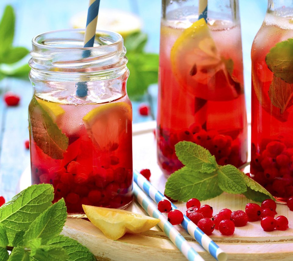 Обои мята, напиток, лимон, ягоды, смородина, сок, лимонад, mint, drink, lemon, berries, currants, juice, lemonade разрешение 1920x1200 Загрузить