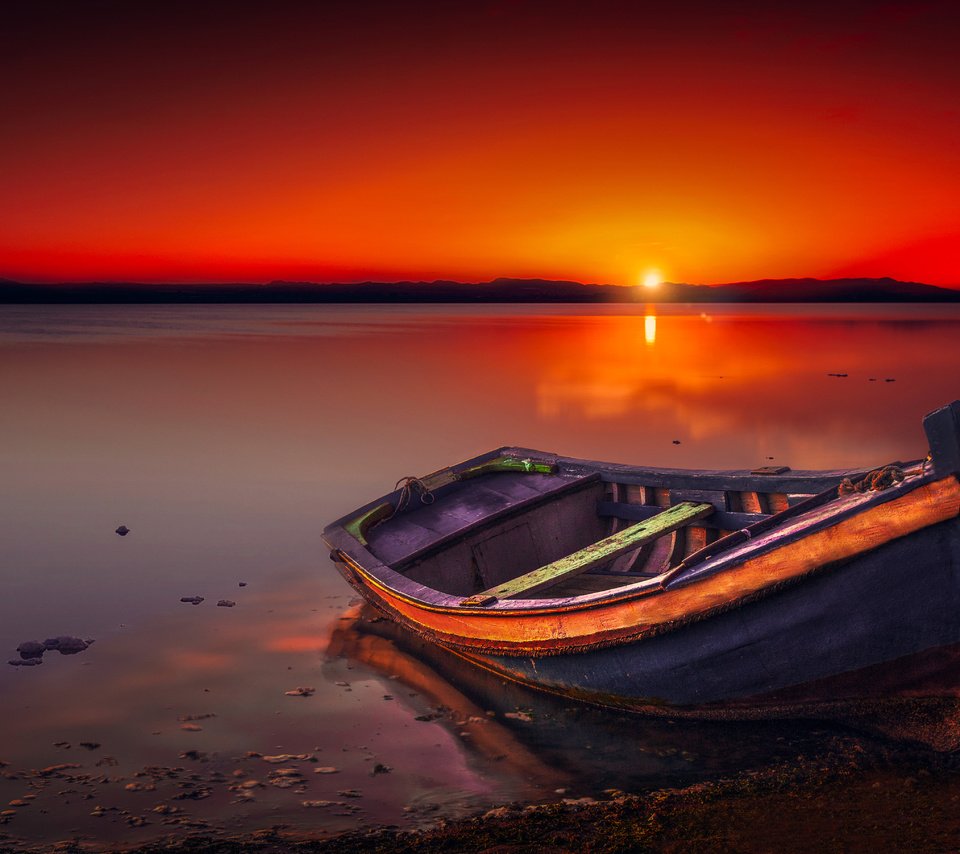 Обои небо, озеро, берег, закат, горизонт, лодка, сумерки, the sky, lake, shore, sunset, horizon, boat, twilight разрешение 5441x3623 Загрузить