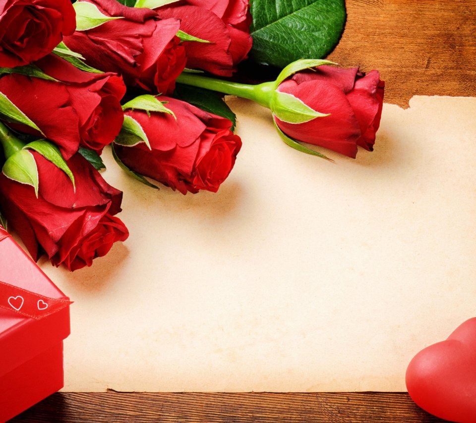 Обои цветы, свечи, розы, сердечко, букет, подарок, красные розы, flowers, candles, roses, heart, bouquet, gift, red roses разрешение 1920x1200 Загрузить