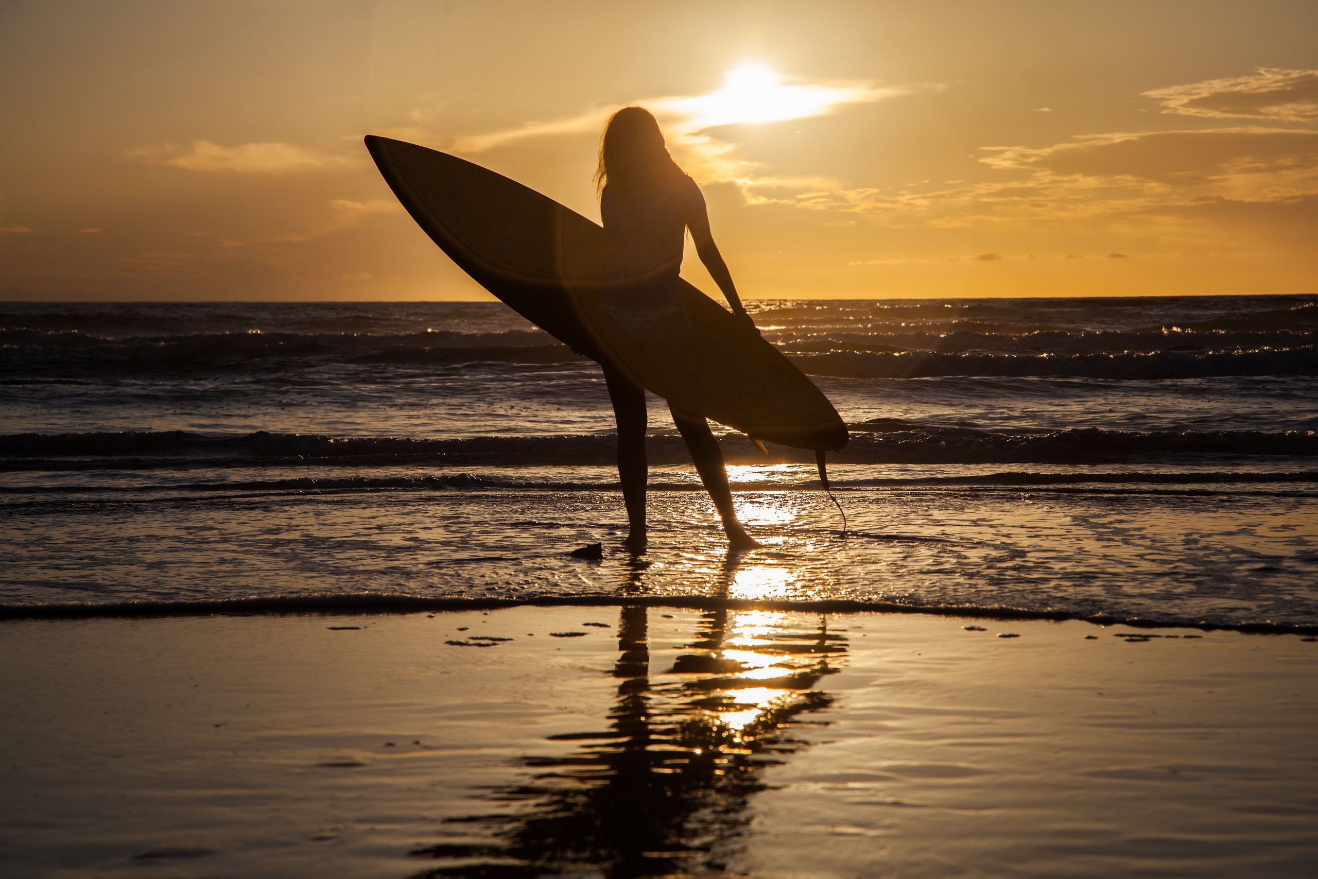 Обои закат, девушка, море, доска, спорт, sunset, girl, sea, board, sport разрешение 2560x1707 Загрузить