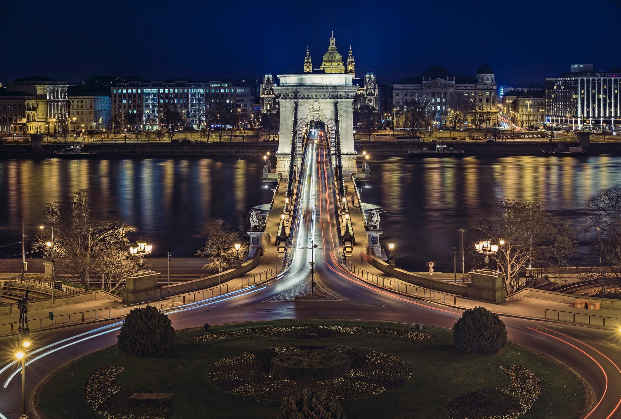 Обои венгрия, будапешт, дунай, цепной мост, ночь. огни, hungary, budapest, the danube, chain bridge, night. lights разрешение 2048x1383 Загрузить