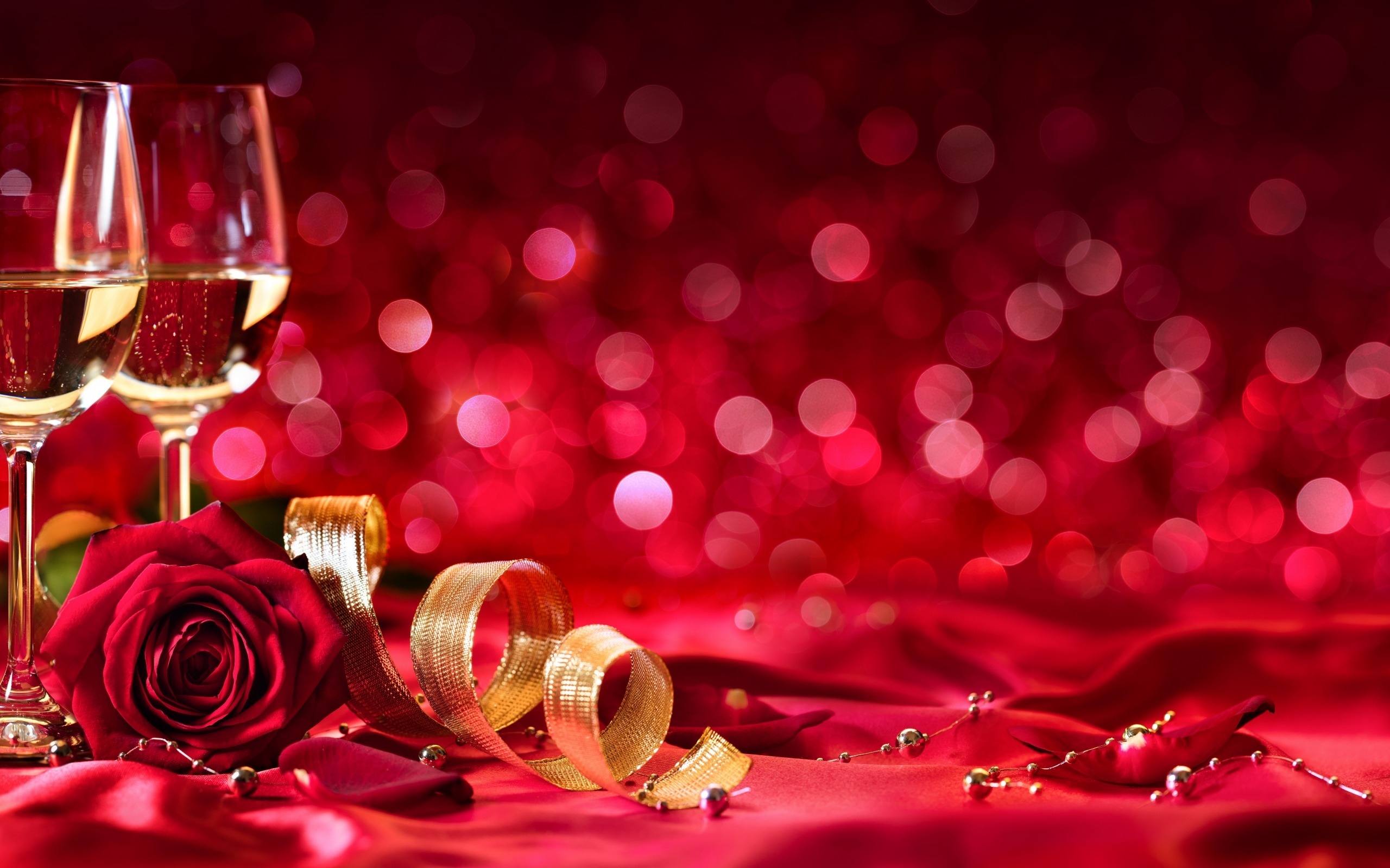 Обои бутоны, день святого валентина, розы, 14 февраля, лепестки, тесьма, вино, лента, бокалы, шампанское, красная роза, buds, valentine's day, roses, 14 feb, braid, petals, wine, tape, glasses, champagne, red rose разрешение 2560x1600 Загрузить