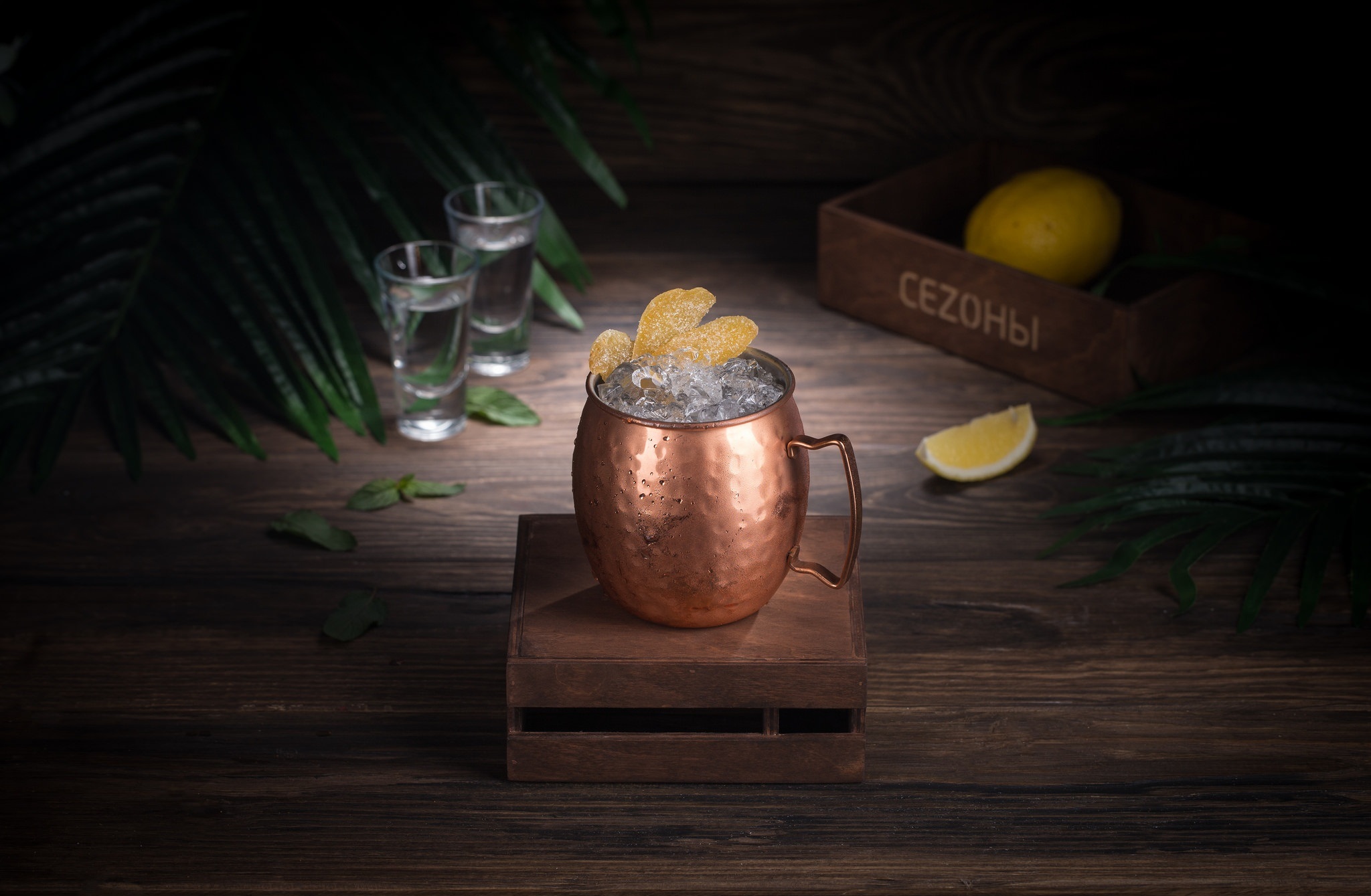 Обои напиток, лёд, кружка, дерева, лимоны, лимонад, цитрусовый сок, drink, ice, mug, wood, lemons, lemonade разрешение 2048x1339 Загрузить