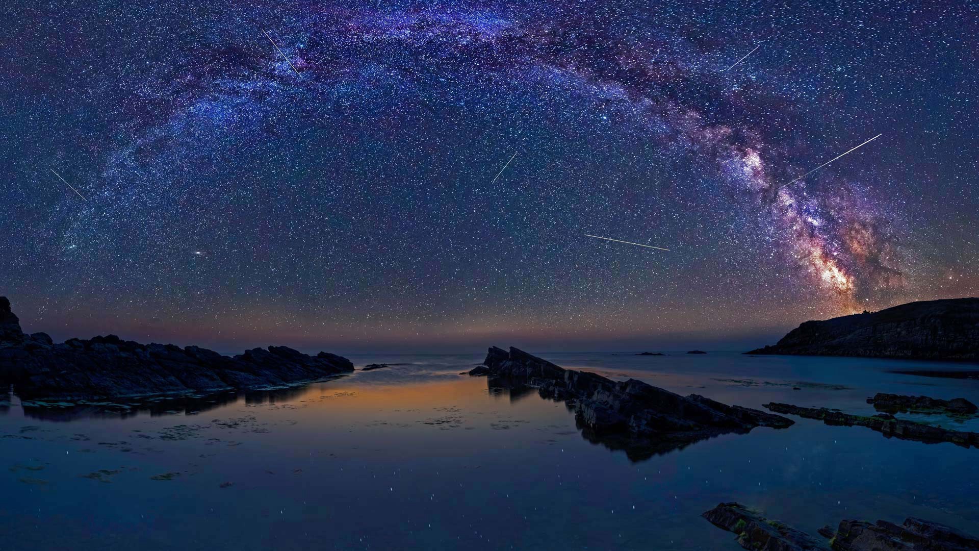 Обои небо, ночь, скалы, море, звезды, млечный путь, the sky, night, rocks, sea, stars, the milky way разрешение 1920x1080 Загрузить