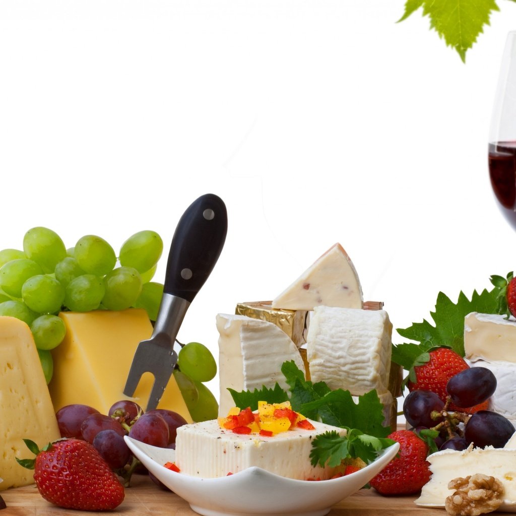 Обои виноград, клубника, бокал, сыр, вино, красное, грецкие орехи, grapes, strawberry, glass, cheese, wine, red, walnuts разрешение 2560x1600 Загрузить