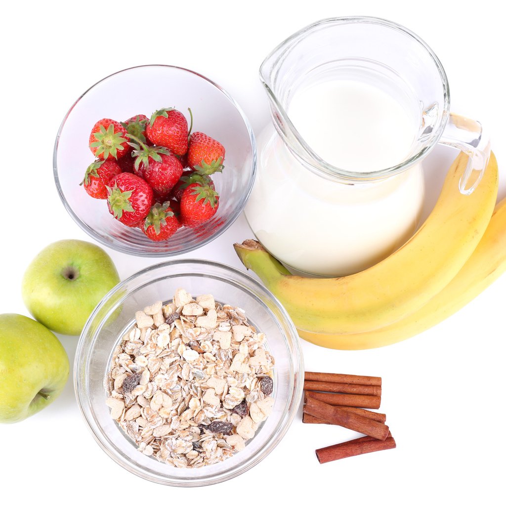 Обои фрукты, яблоки, клубника, ягоды, молоко, бананы, мюсли, завтрак.хлопья, fruit, apples, strawberry, berries, milk, bananas, muesli, breakfast.cereal разрешение 4512x3648 Загрузить