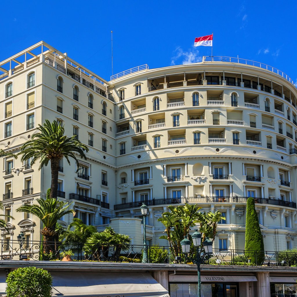 Обои пальмы, дом, флаг, здание, монако, монте-карло, palm trees, house, flag, the building, monaco, monte carlo разрешение 3600x2400 Загрузить