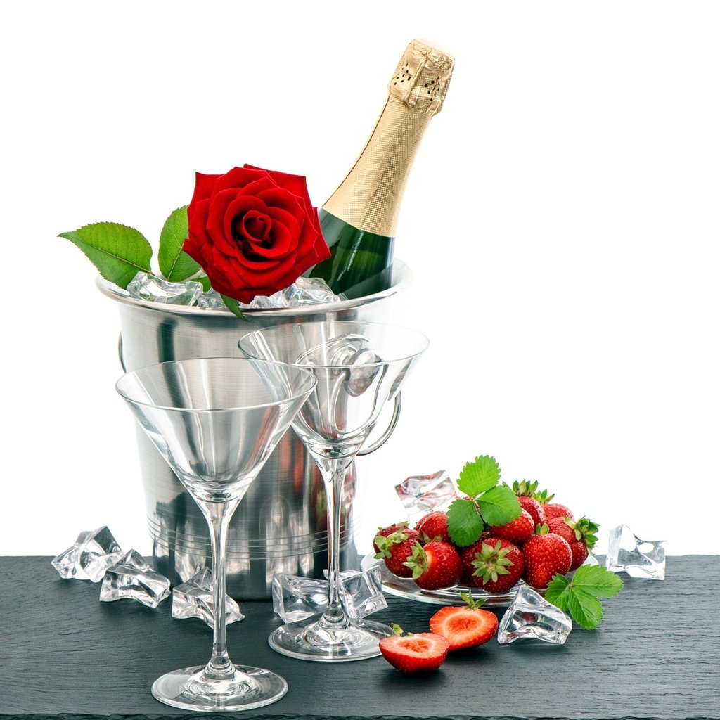 Обои роза, клубника, романтика, бокалы, шампанское, rose, strawberry, romance, glasses, champagne разрешение 2560x2400 Загрузить