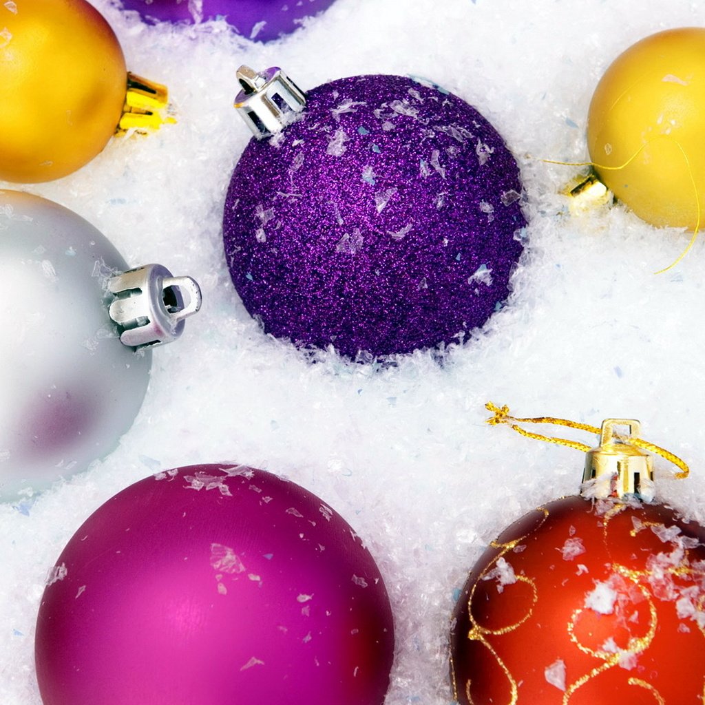Обои снег, новый год, шары, шарики, игрушки, встреча нового года, snow, new year, balls, toys разрешение 1920x1200 Загрузить