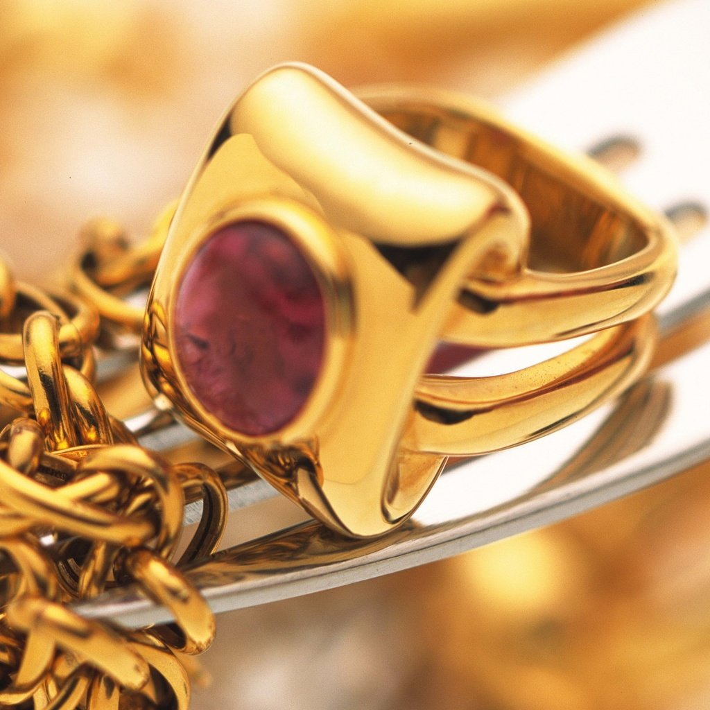 Обои вилка, кольцо, золото, украшение, цепочка, рубин, plug, ring, gold, decoration, chain, rubin разрешение 1920x1080 Загрузить
